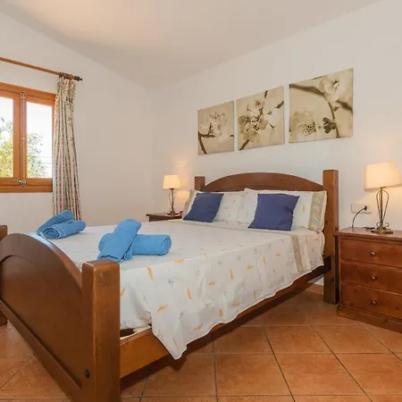 Holiday home Es Tres Pins
