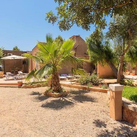 Holiday home Es Tres Pins